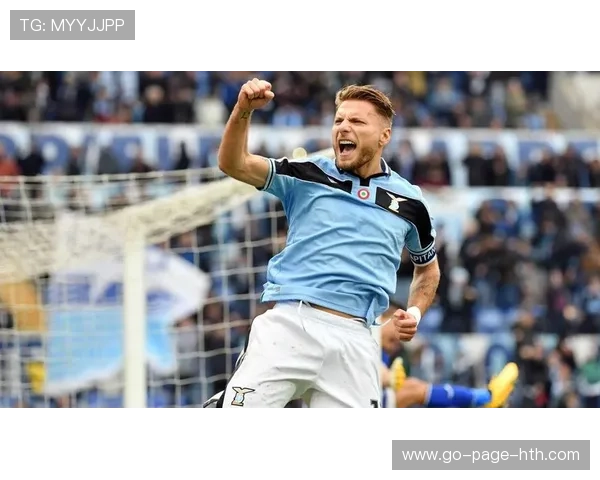 因莫比莱接传中抢先触球 因莫比莱接传中抢先触球