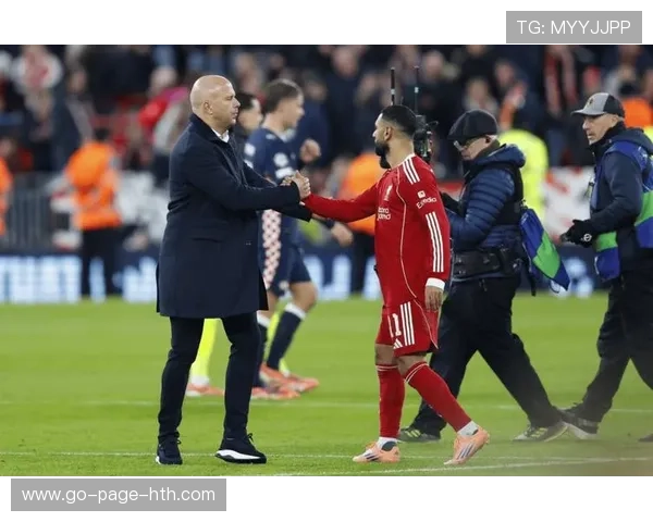 利物浦射门训练营：萨拉赫带队做门前抢点练习